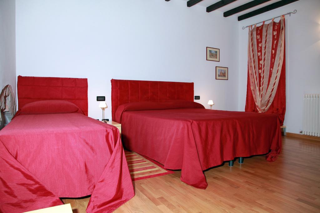Bed and Breakfast Il Sipario Ferrara Zimmer foto